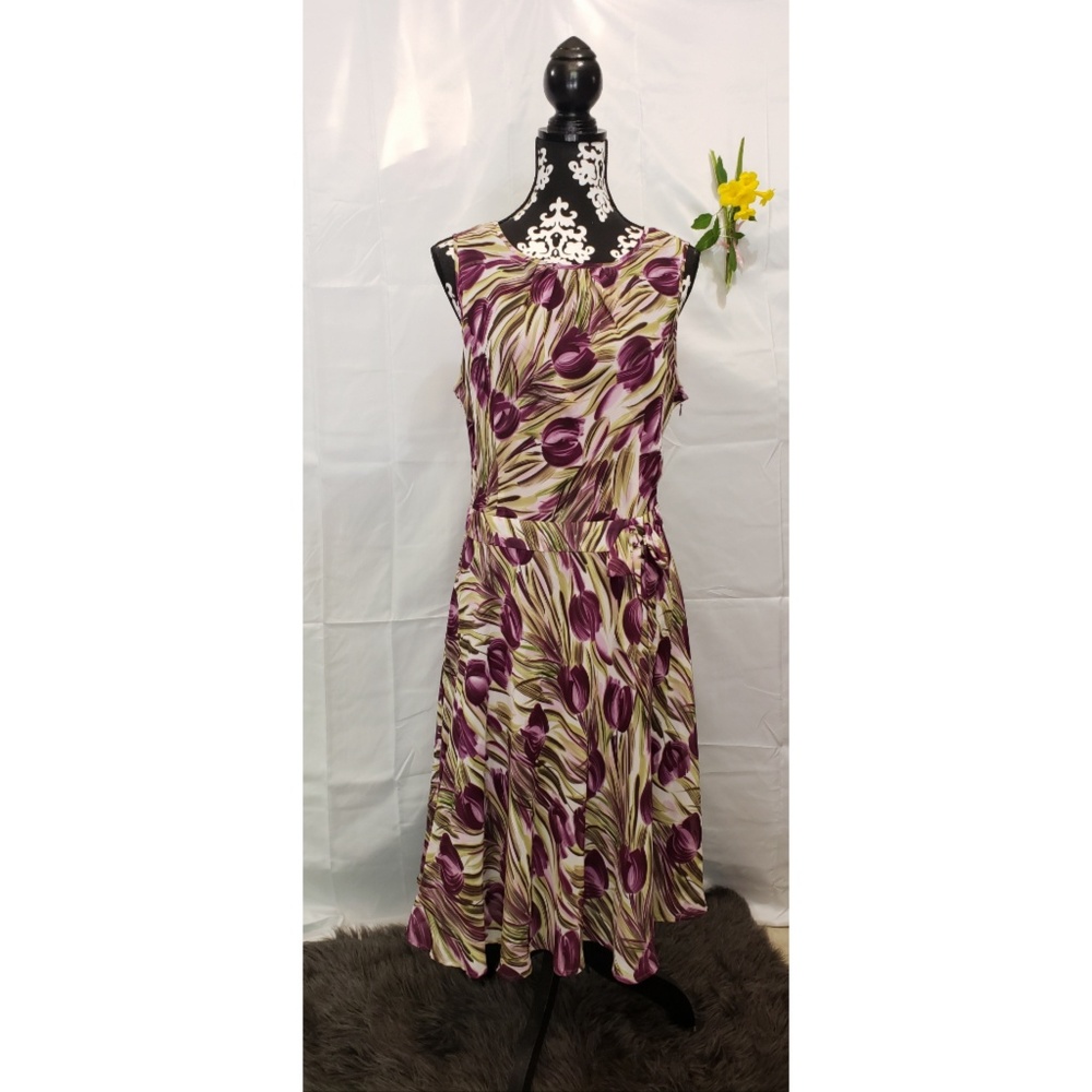 Ann Taylor | NWT Tulips Cocktail Midi Dress